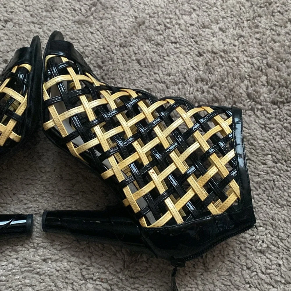 Authentic Chanel woven Cage open toe Bootie’s size 38.5 (8US) - Picture 17 of 17
